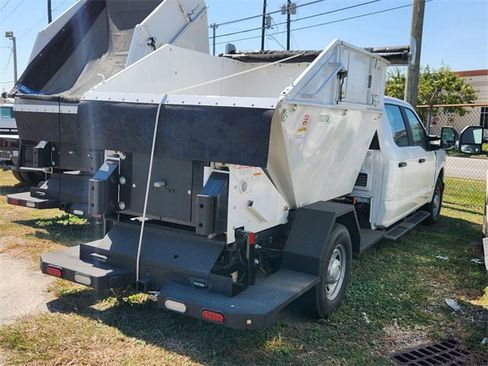 Used 2023 Ford F250 XL image 2