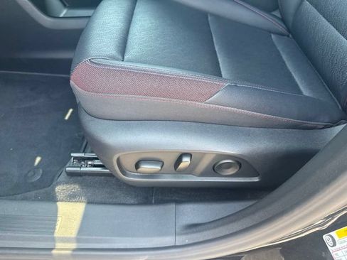 Used 2025 Chevrolet Equinox RS AWD/4WD image 16