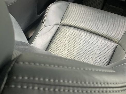 Used 2021 Toyota Venza Limited w/ Advanced Technology Package AWD/4WD image 18