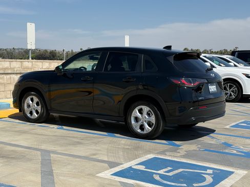 Used 2024 Honda HR-V LX image 9