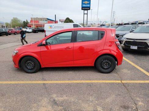 Used 2020 Chevrolet Sonic LT image 8