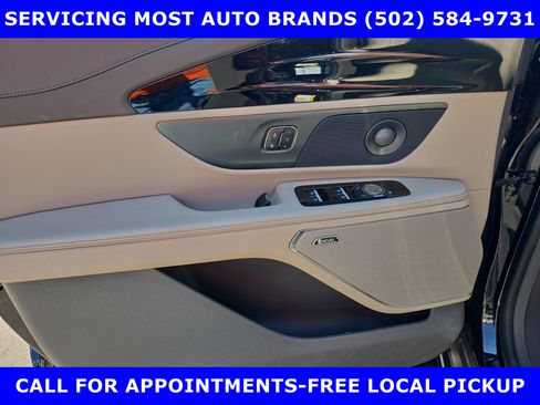Used 2024 Lincoln Nautilus Reserve w/ Equipment Group 202A AWD/4WD image 17