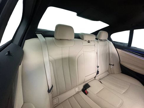 Used 2021 BMW 530i w/ Premium Package RWD image 17