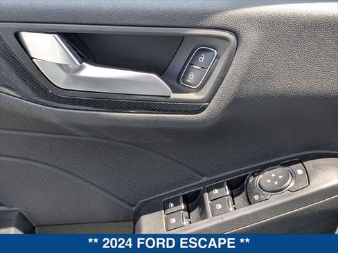 Certified 2024 Ford Escape ST-Line w/ Tech Pack #1 FWD image 11