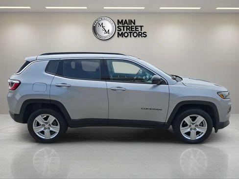 Used 2022 Jeep Compass Latitude AWD/4WD image 6