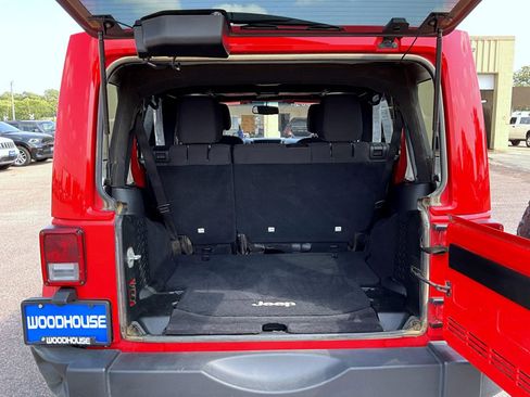Used 2015 Jeep Wrangler Unlimited Sport w/ Quick Order Package 24S image 9