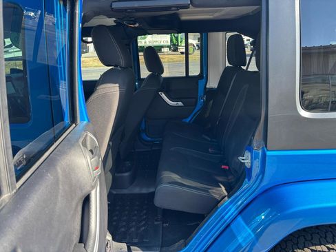 Used 2016 Jeep Wrangler Unlimited Sahara w/ Connectivity Group image 10