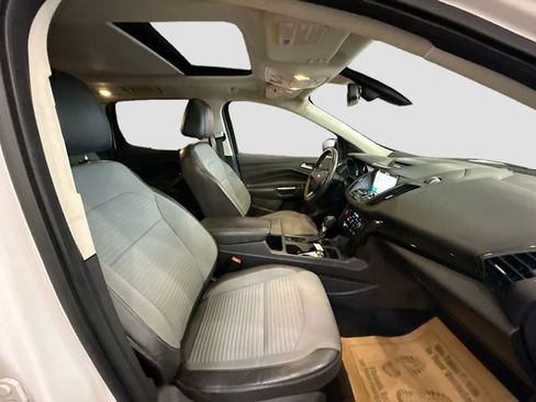 Used 2017 Ford Escape Titanium image 28