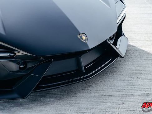 Used 2025 Lamborghini Revuelto image 29