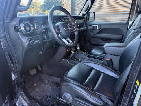 Used 2022 Jeep Wrangler Unlimited Rubicon w/ Xtreme Recon 35" Tire Package image 3