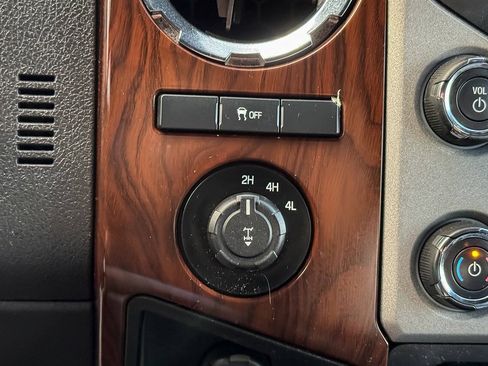 Used 2013 Ford F250 Lariat w/ Chrome Pkg AWD/4WD image 37