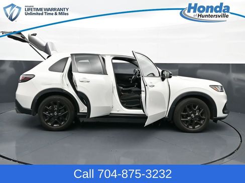 Used 2023 Honda HR-V Sport image 33