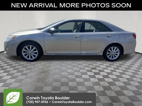 Used 2013 Toyota Camry XLE w/ Leather Pkg FWD image 4