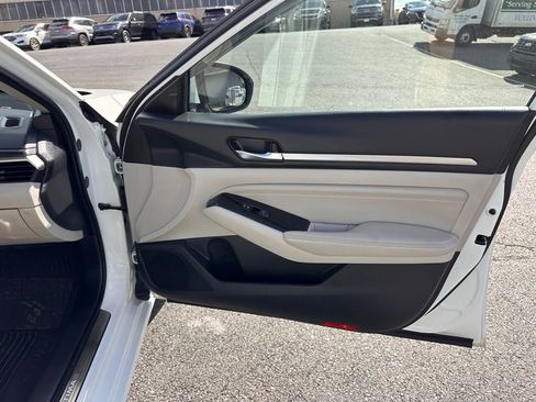 Used 2021 Nissan Altima 2.5 Platinum image 19