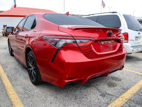 Used 2024 Toyota Camry SE w/ Convenience Package FWD image 9