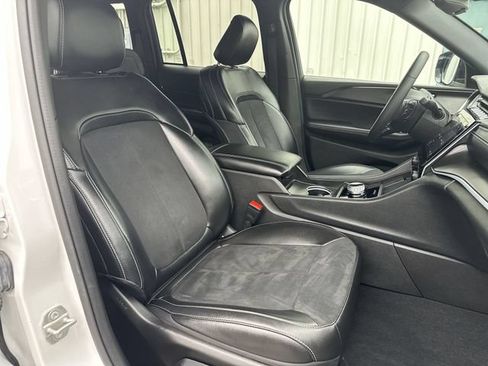 Used 2024 Jeep Grand Cherokee Altitude AWD/4WD image 26