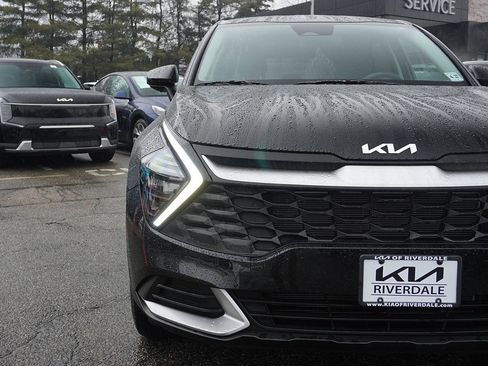 Used 2023 Kia Sportage LX image 12