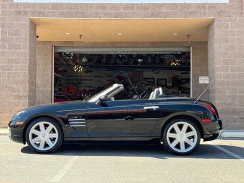 Used 2005 Chrysler Crossfire Limited image 2