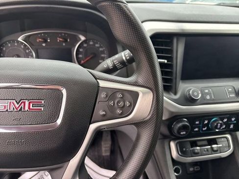 Used 2023 GMC Acadia SLE image 18