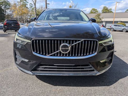 Certified 2023 Volvo XC60 B5 Ultimate w/ Climate Package image 9