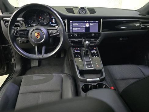 Used 2024 Porsche Macan AWD/4WD image 8