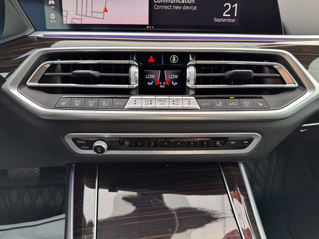 Used 2023 BMW X5 xDrive40i w/ Premium Package AWD/4WD image 29