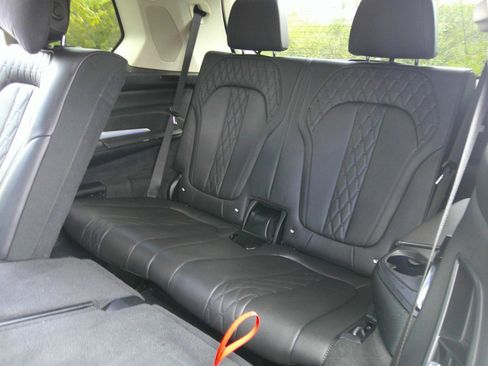 Used 2023 BMW X7 xDrive40i AWD/4WD image 72