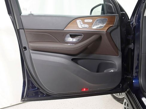 Used 2020 Mercedes-Benz GLS 580 4MATIC image 38