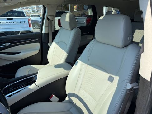Used 2023 Buick Enclave Essence w/ Experience Buick Package image 14