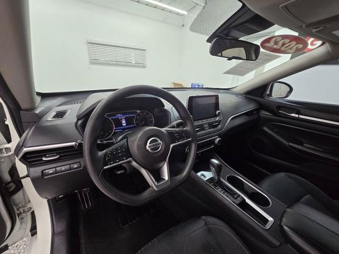 Used 2022 Nissan Altima 2.5 SV FWD image 10