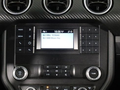 Used 2020 Ford Mustang Coupe RWD image 27