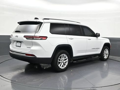 Used 2022 Jeep Grand Cherokee L Laredo w/ Luxury Tech Group I RWD image 5