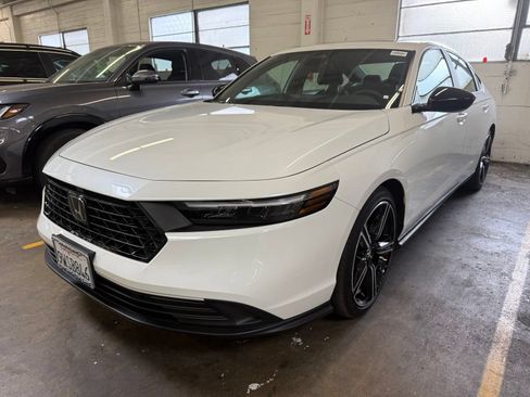 Used 2025 Honda Accord Sport image 25