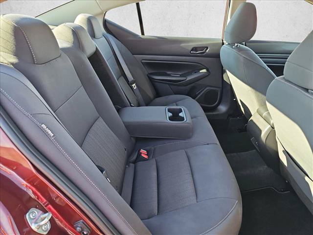 Used 2025 Nissan Altima 2.5 SV FWD image 24