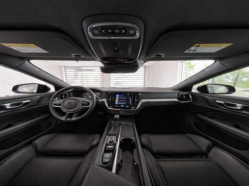 Used 2021 Volvo V60 T6 R-Design w/ Advanced Package FWD image 13