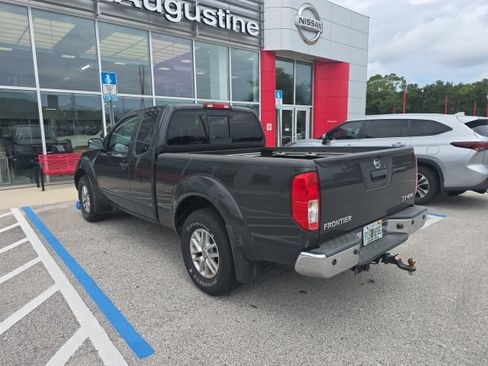 Used 2015 Nissan Frontier SV w/ SV Value Truck Package AWD/4WD image 3