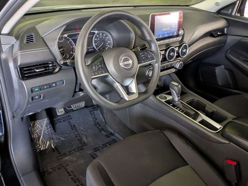 Used 2025 Nissan Sentra SV FWD image 14