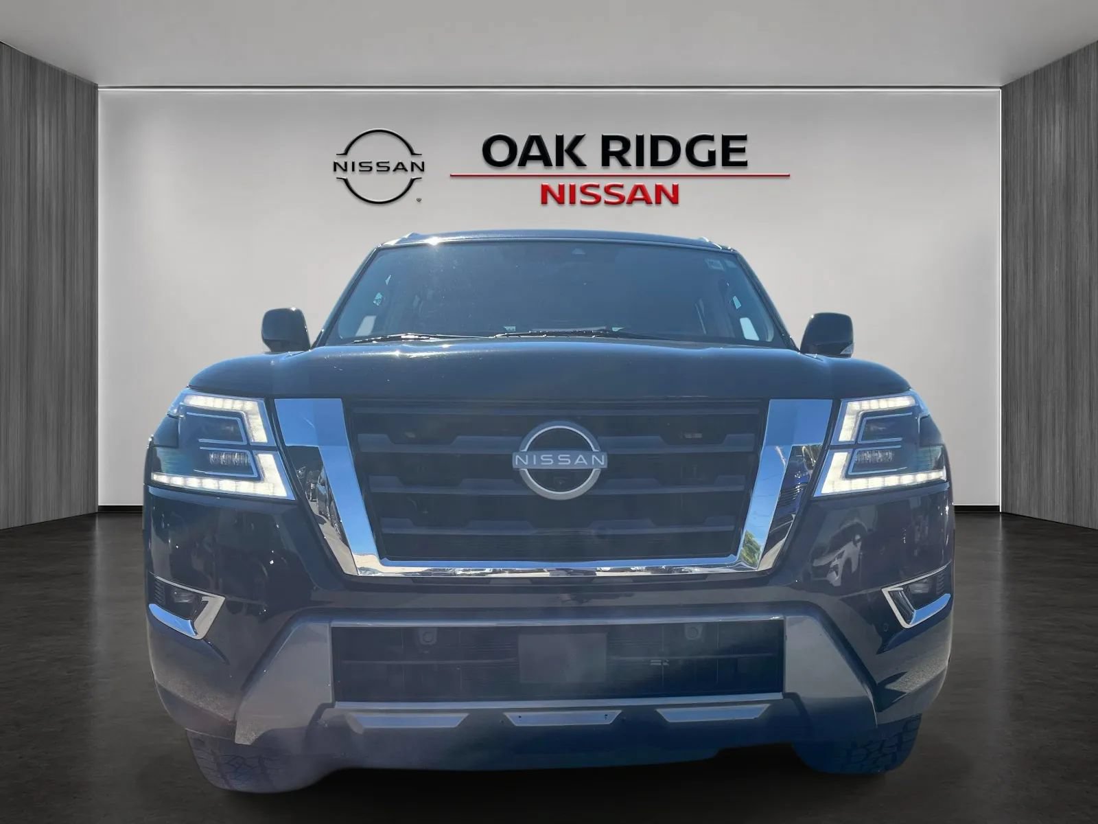 Used 2024 Nissan Armada SL w/ Captain's Chairs Package AWD/4WD image 8