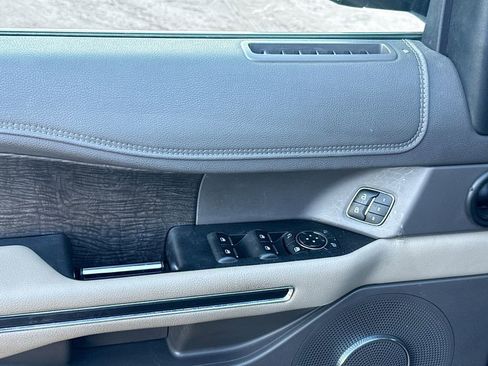 Used 2020 Ford Expedition Max Limited image 19