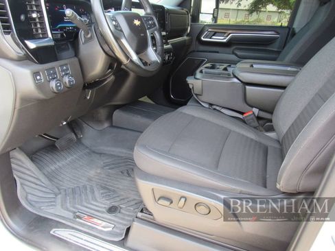 Used 2025 Chevrolet Silverado 2500 LT AWD/4WD image 14
