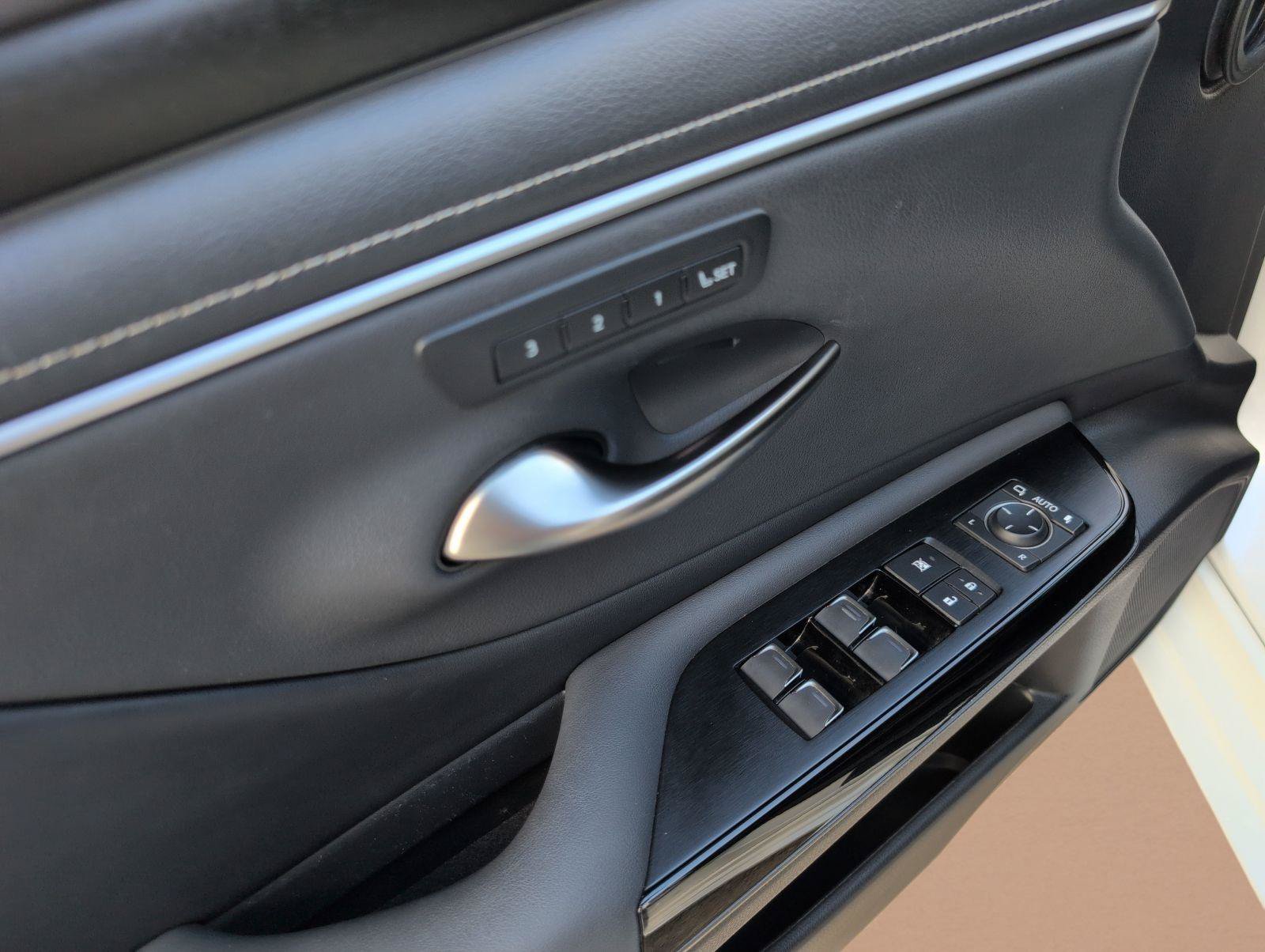 Certified 2024 Lexus ES 350 w/ Premium Package FWD image 8