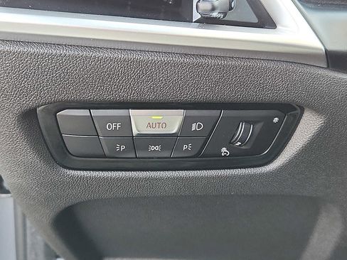 Used 2025 BMW 330i xDrive Sedan w/ Convenience Package image 21