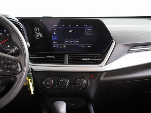 Used 2024 Chevrolet Trax LS w/ LS Convenience Package image 14