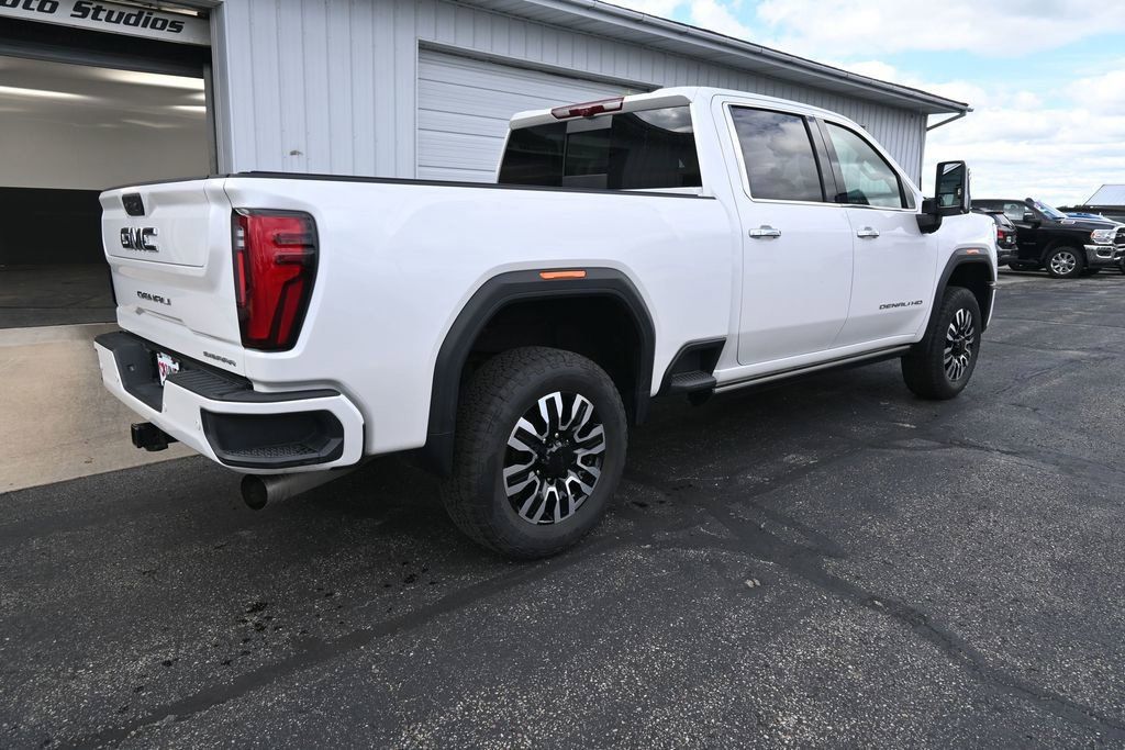 Used 2025 GMC Sierra 3500 Denali Ultimate AWD/4WD image 8
