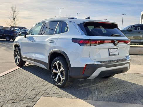 New 2026 Volkswagen Tiguan SE image 2