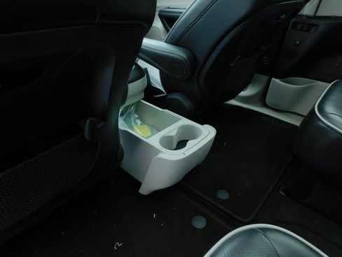 Used 2024 Chrysler Pacifica Limited image 24