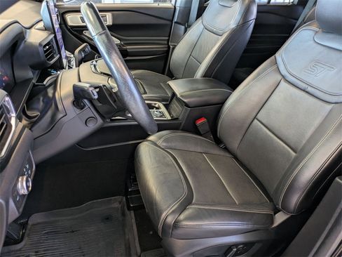 Used 2021 Ford Explorer ST w/ ST Street Pack image 16
