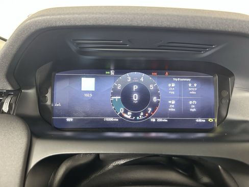 Used 2025 Land Rover Discovery Sport S image 16