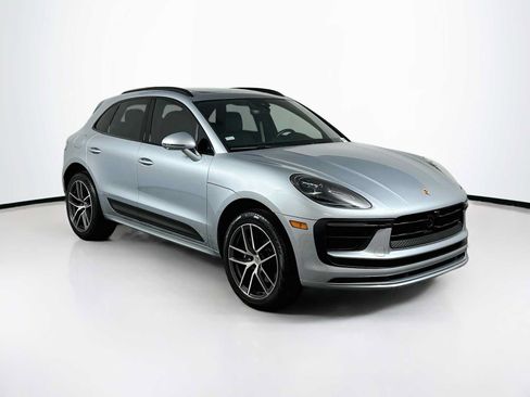 Certified 2026 Porsche Macan AWD/4WD image 7