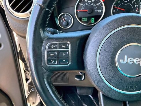Used 2018 Jeep Wrangler Unlimited Sahara AWD/4WD image 18